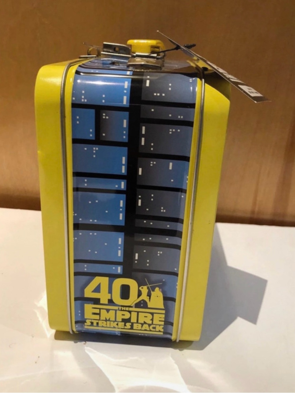 Funko Yellow and Blue 'The Empire Strikes Back' Tin Lunchbox - Picture 6 of 6